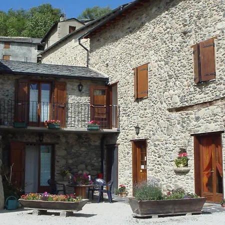 Cal Viatger Bed & Breakfast Enveitg